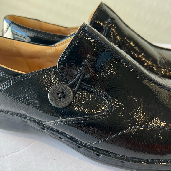 Clarks Artisan Unstructured Unloop leather slip on shoes - Picture 2 of 9